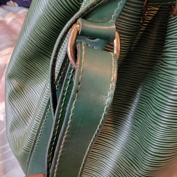 Louis Vuitton Epi Leather Green Noe Shoulder Handbag PM/PETITE - Picture 3 of 12
